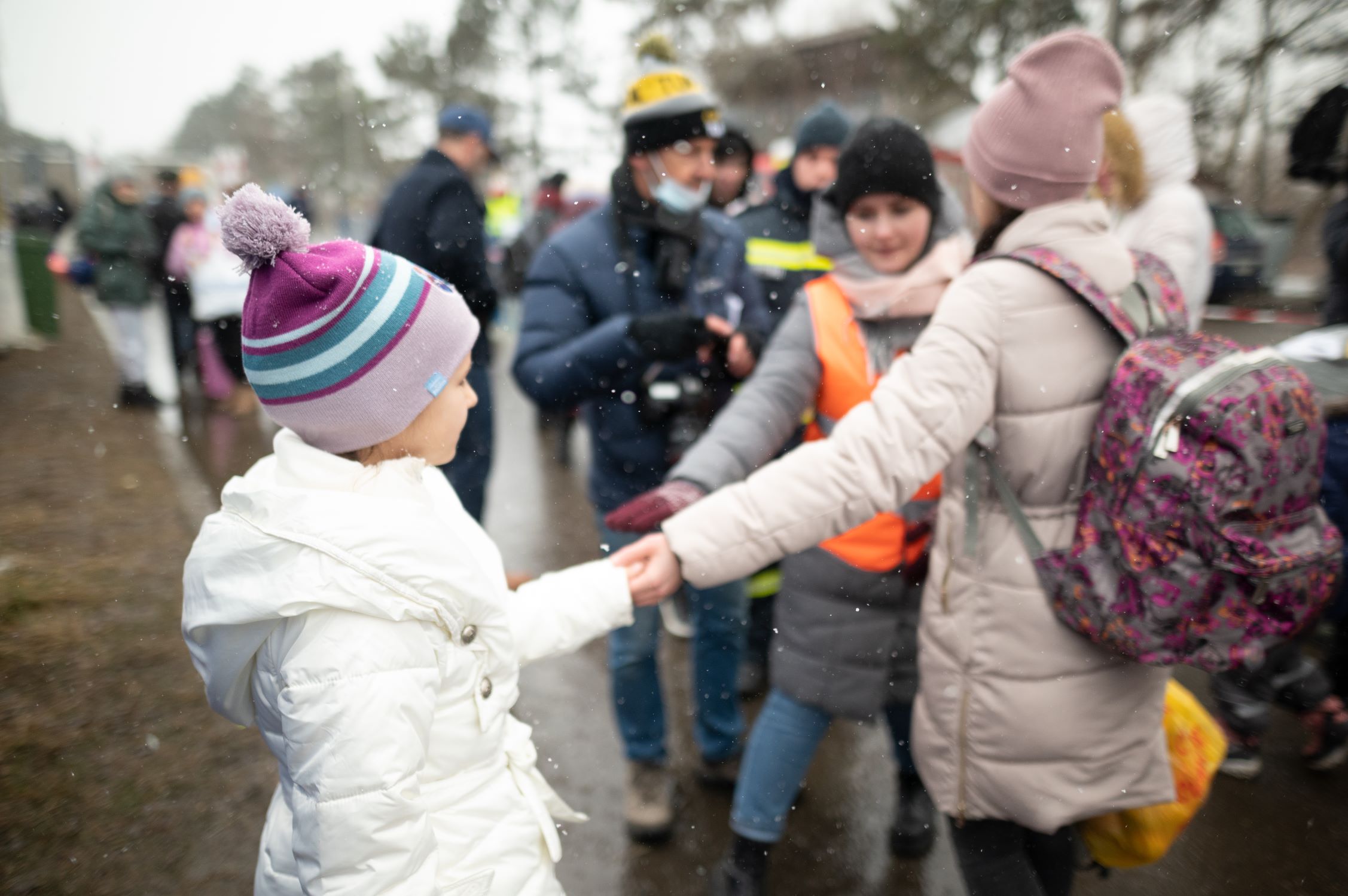 Ukraine Romanian Refugees Kristina And Sofia