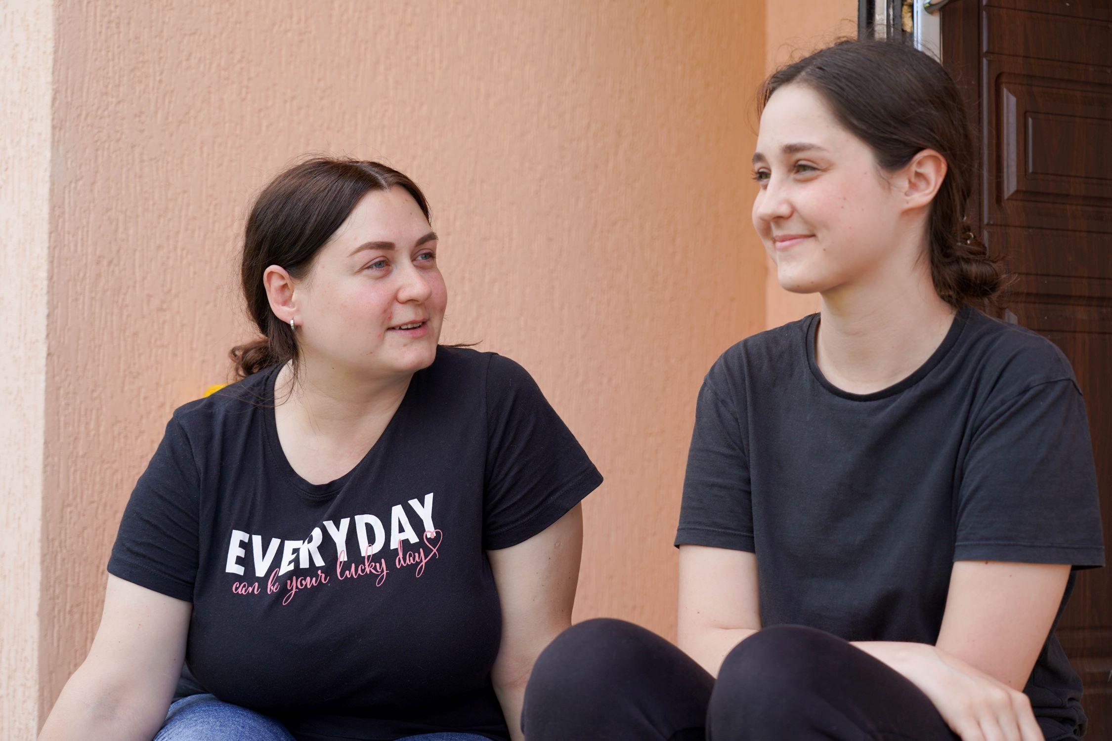 Ukrainian sisters Inna and Yulia 
