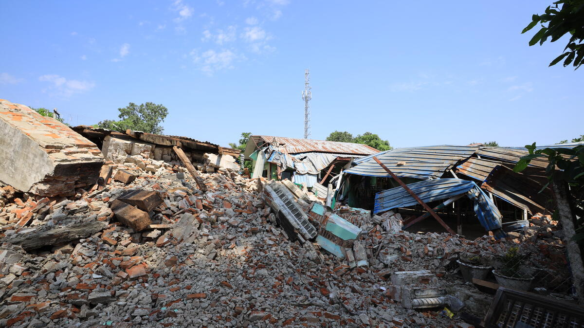 Recovery efforts in Mandalay in the aftermath of the earthquake