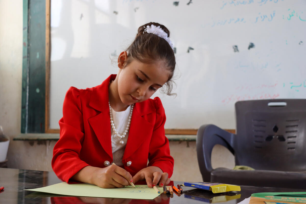 A Syrian girl pursues her education through war and displacement.